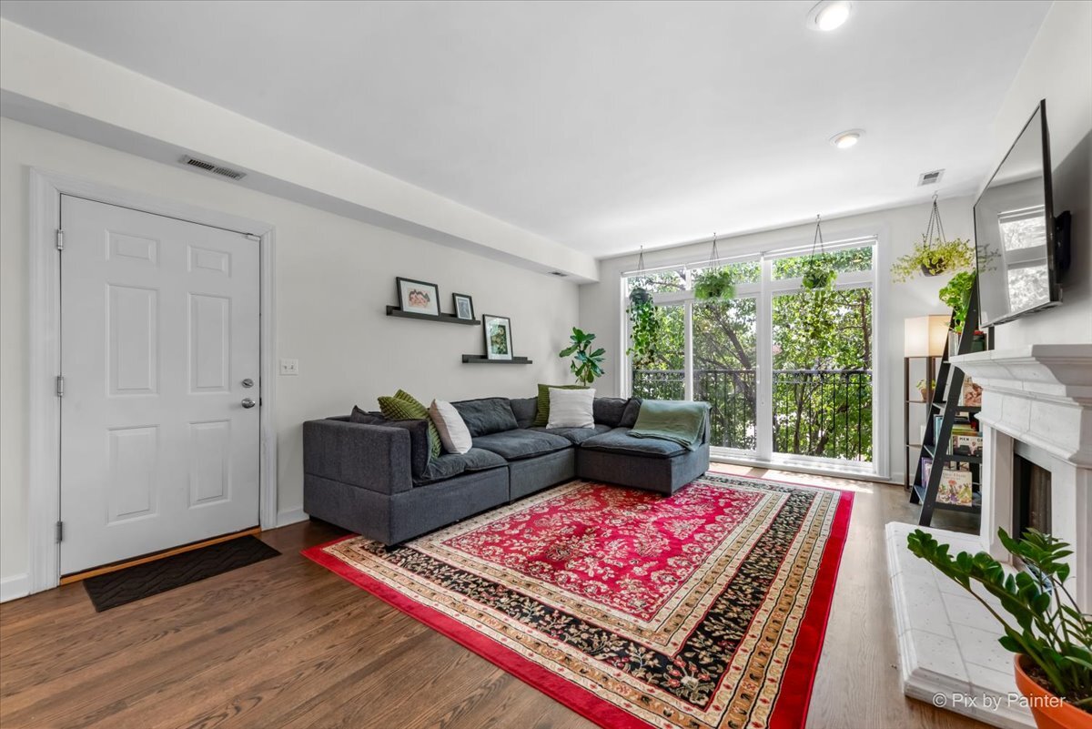1124 W Diversey Parkway 2W