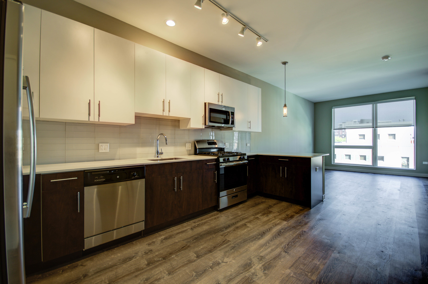 851 W Grand Avenue 205