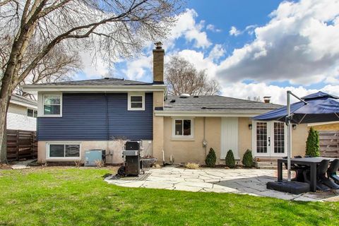 Tiny photo for Elmhurst, IL 60126 (MLS # 12626496)