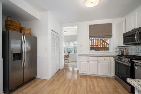 Tiny photo for 1145 W Lill Avenue #1E, Chicago, IL 60614 (MLS # 12612810)