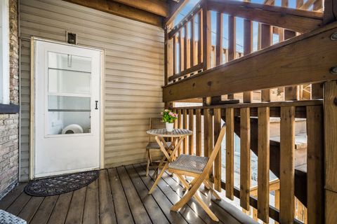 Tiny photo for 1145 W Lill Avenue #1E, Chicago, IL 60614 (MLS # 12612810)