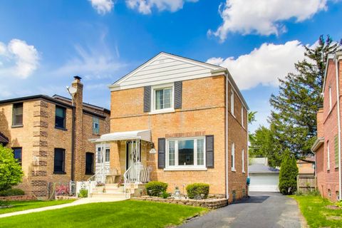 Photo of 7830 W Berwyn Avenue, Chicago, IL 60656 (MLS # 12343734)