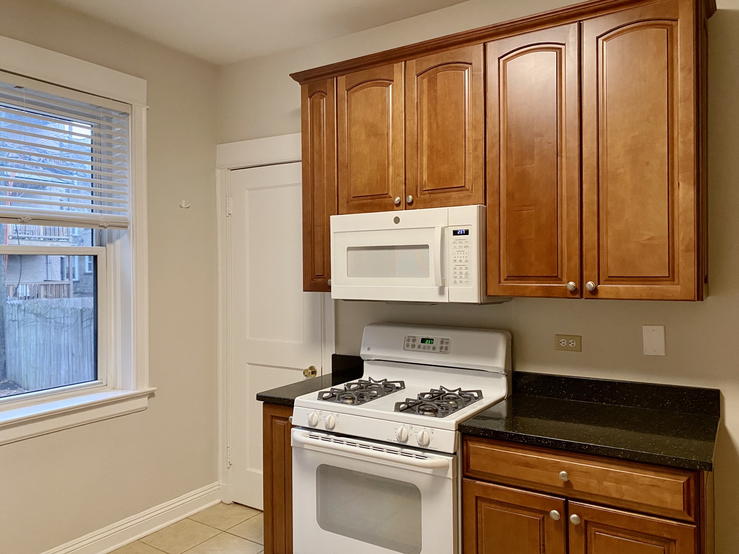 909 W Gordon Terrace 1