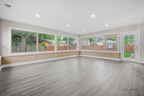 Tiny photo for 2913 W Sibley Street, Park Ridge, IL 60068 (MLS # 12753411)