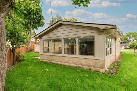 Tiny photo for 2913 W Sibley Street, Park Ridge, IL 60068 (MLS # 12753411)