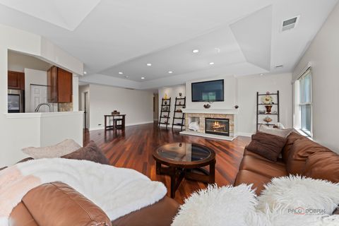 Tiny photo for 1902 CRENSHAW Circle, Vernon Hills, IL 60061 (MLS # 12607143)