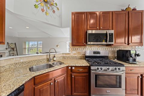 Tiny photo for 1902 CRENSHAW Circle, Vernon Hills, IL 60061 (MLS # 12607143)