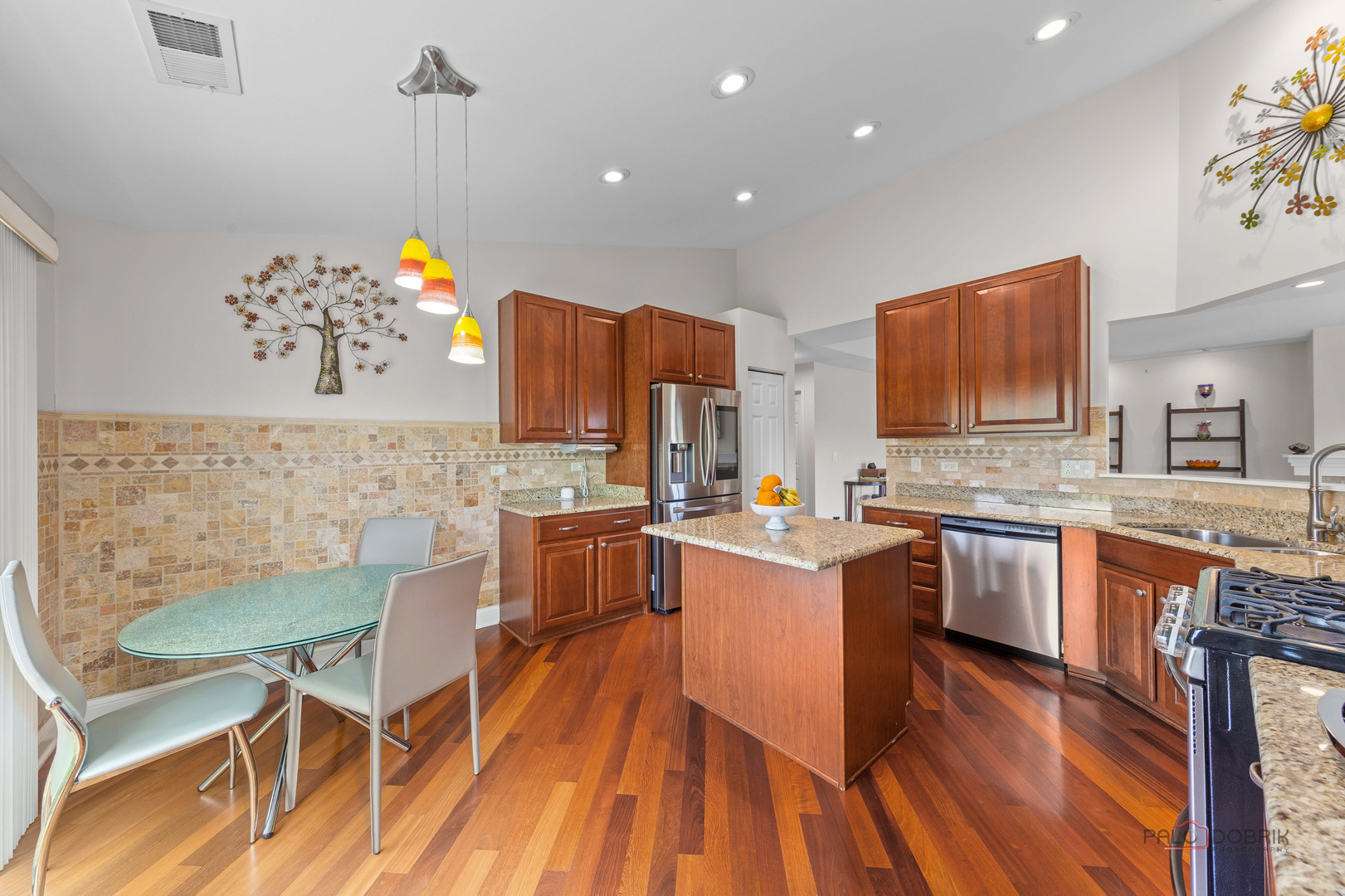 1902 CRENSHAW Circle