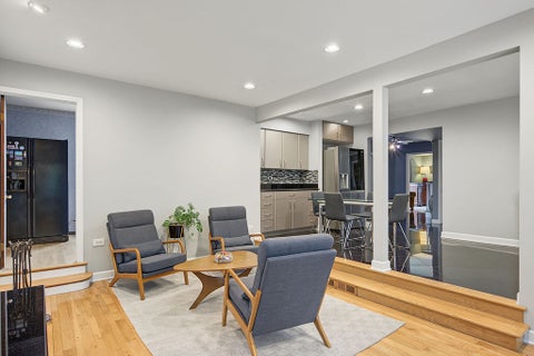 Tiny photo for 6 DOGWOOD Road, Rolling Meadows, IL 60008 (MLS # 12756496)