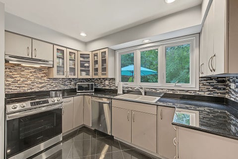 Tiny photo for 6 DOGWOOD Road, Rolling Meadows, IL 60008 (MLS # 12756496)