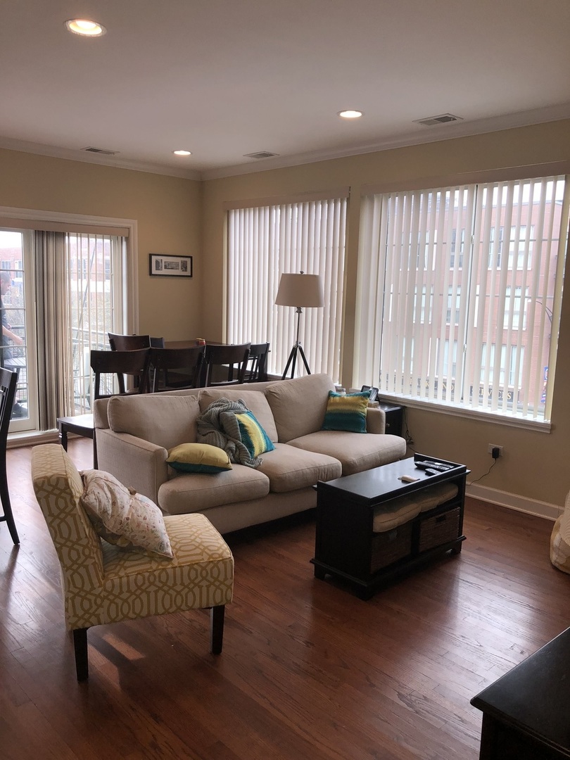 1619 W Irving Park Road 3F