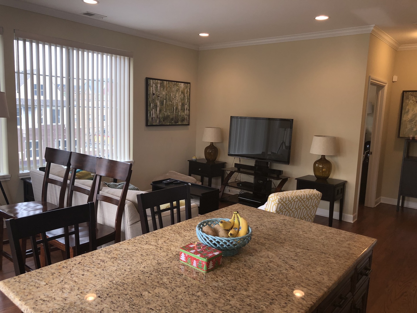 1619 W Irving Park Road 3F