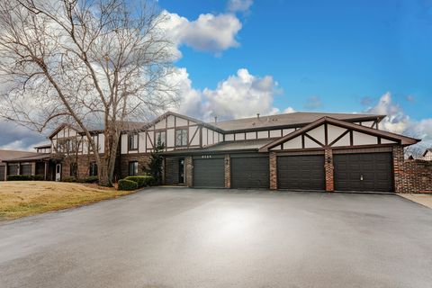 Photo of 9724 W Creek Road #B2, Palos Park, IL 60464 (MLS # 12545061)