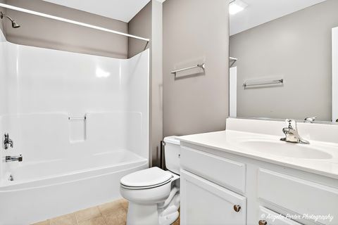 Tiny photo for 806 Madison Avenue, McHenry, IL 60050 (MLS # 12508028)