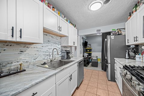 Tiny photo for 7318 Kelling Street, Davenport, IA 52806 (MLS # 12587972)