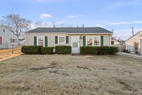 Photo of 7318 Kelling Street, Davenport, IA 52806 (MLS # 12587972)