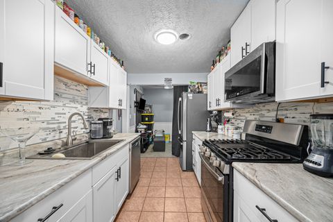 Tiny photo for 7318 Kelling Street, Davenport, IA 52806 (MLS # 12587972)