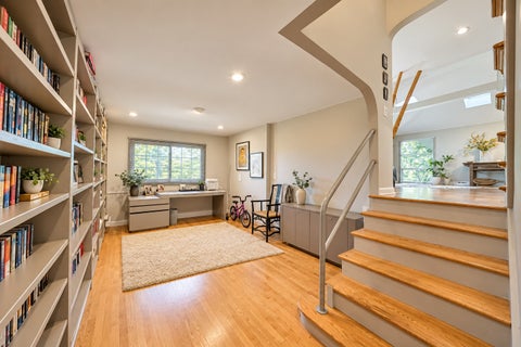 Tiny photo for 426 Amherst Avenue, Des Plaines, IL 60016 (MLS # 12768921)