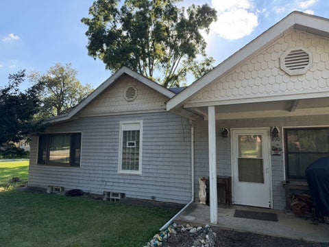 Tiny photo for 800 S River Road, Fox River Grove, IL 60021 (MLS # 12757982)