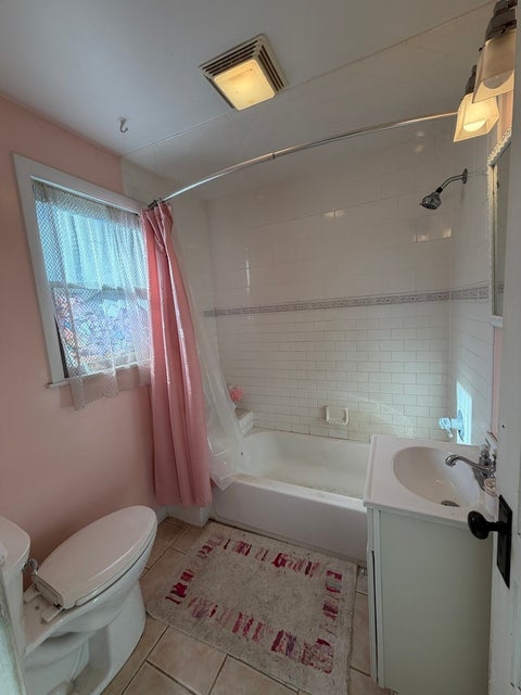 Tiny photo for 800 S River Road, Fox River Grove, IL 60021 (MLS # 12757982)
