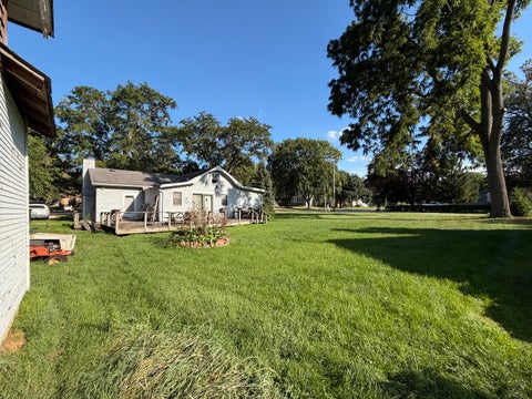 Tiny photo for 800 S River Road, Fox River Grove, IL 60021 (MLS # 12757982)