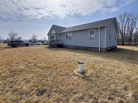 Tiny photo for 190 Sunshine Lane, Milan, IL 61264 (MLS # 12584876)