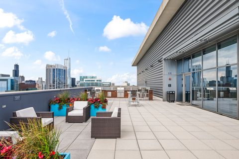 Tiny photo for 600 N Lake Shore Drive #4209, Chicago, IL 60611 (MLS # 12510780)