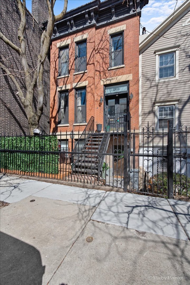 1969 N Lincoln Avenue 1