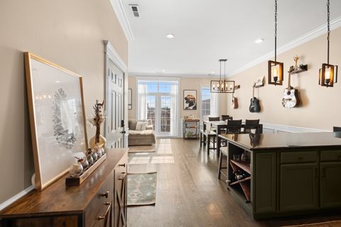 Tiny photo for 2248 W Foster Avenue #4, Chicago, IL 60625 (MLS # 12587693)