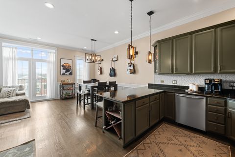 Tiny photo for 2248 W Foster Avenue #4, Chicago, IL 60625 (MLS # 12587693)