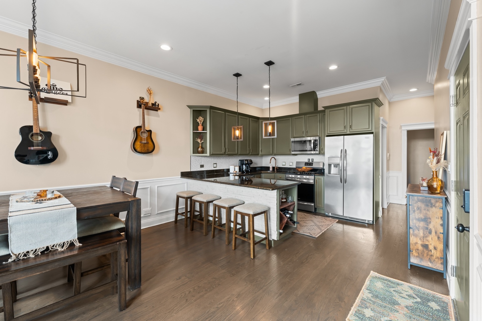 2248 W Foster Avenue 4