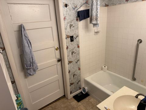 Tiny photo for 806 N Maple Street N, Benton, IL 62812 (MLS # 12582020)