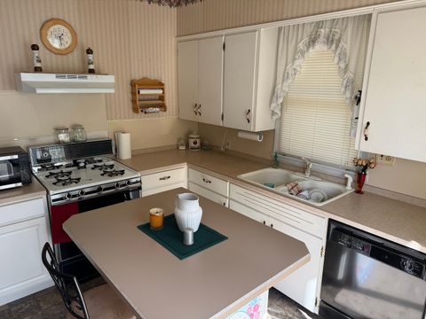 Tiny photo for 806 N Maple Street N, Benton, IL 62812 (MLS # 12582020)