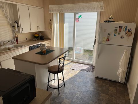 Tiny photo for 806 N Maple Street N, Benton, IL 62812 (MLS # 12582020)