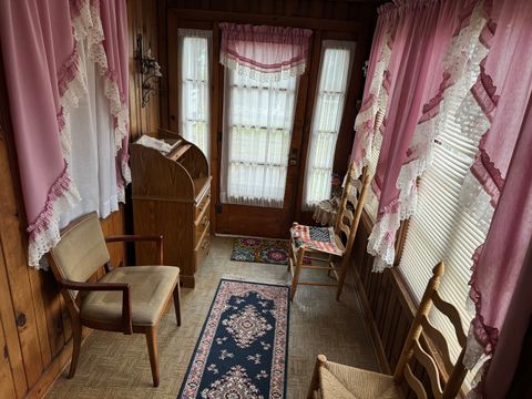 Tiny photo for 806 N Maple Street N, Benton, IL 62812 (MLS # 12582020)