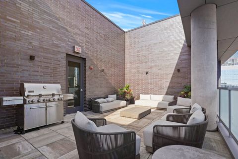 Tiny photo for 360 W Erie Street #5A, Chicago, IL 60654 (MLS # 12600255)