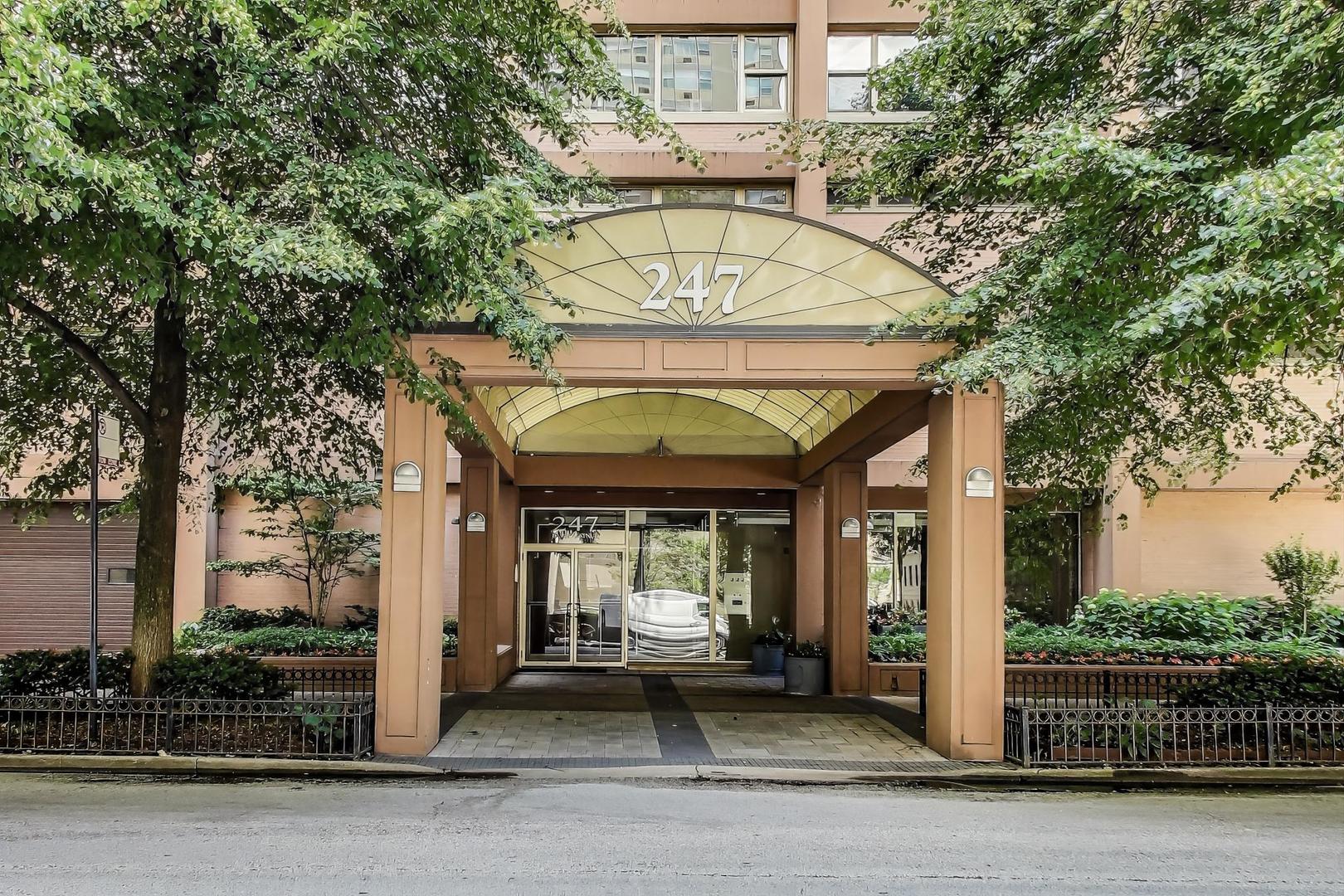 247 E Chestnut Street 502