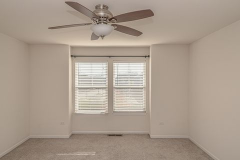 Tiny photo for 877 Lewisburg Lane, Aurora, IL 60504 (MLS # 12509176)