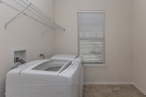 Tiny photo for 877 Lewisburg Lane, Aurora, IL 60504 (MLS # 12509176)