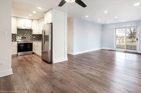 Tiny photo for Carol Stream, IL 60188 (MLS # 12582400)