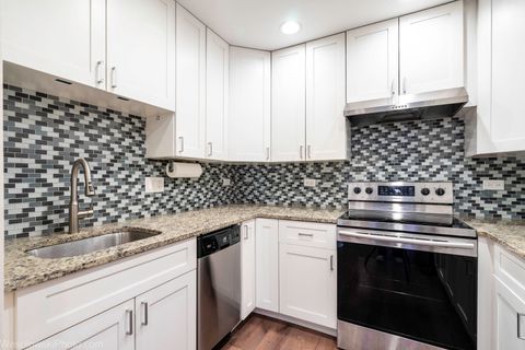 Tiny photo for Carol Stream, IL 60188 (MLS # 12582400)