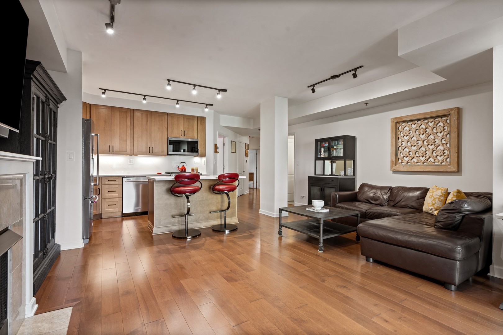 1212 N WELLS Street 404