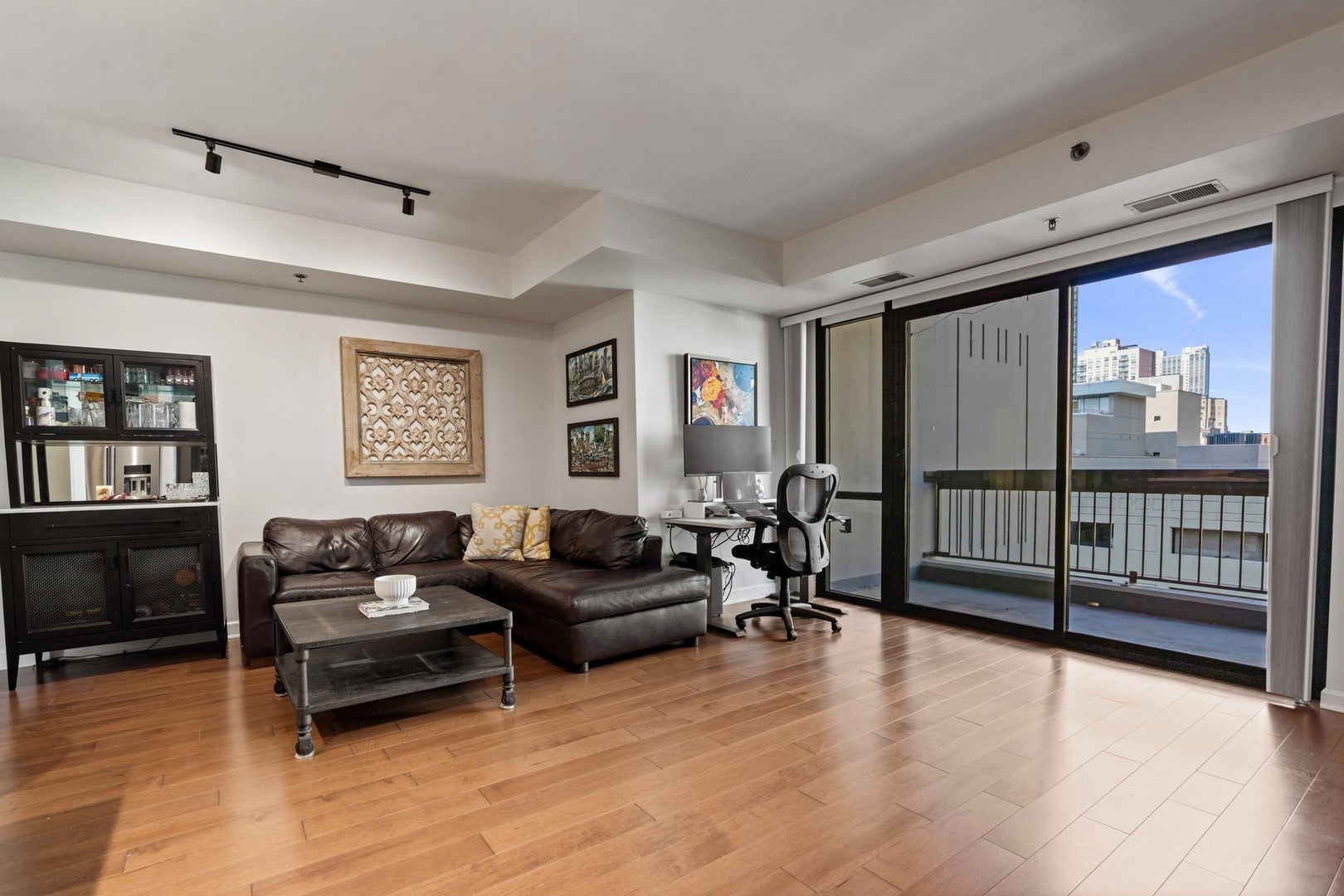 1212 N WELLS Street 404