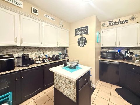 Tiny photo for 157 Gregory Street #2, Aurora, IL 60504 (MLS # 12487066)