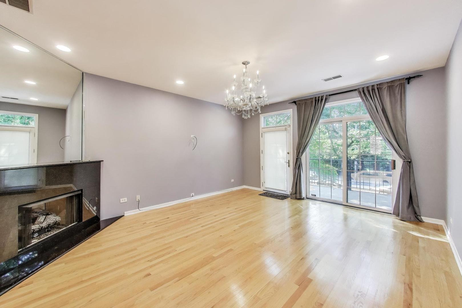 1813 S Clark Street K41