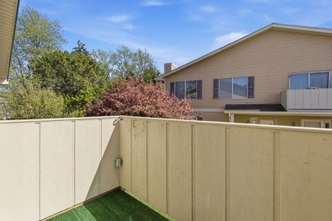 Tiny photo for 37 E Hickory Street #D, Lombard, IL 60148 (MLS # 12593394)
