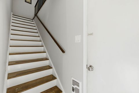 Tiny photo for 37 E Hickory Street #D, Lombard, IL 60148 (MLS # 12593394)