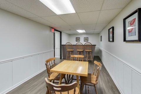 Tiny photo for 475 Shenstone Road #104, Riverside, IL 60546 (MLS # 12577225)