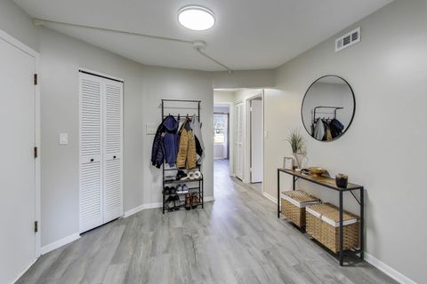 Tiny photo for 475 Shenstone Road #104, Riverside, IL 60546 (MLS # 12577225)