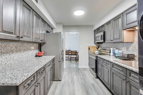 Tiny photo for 475 Shenstone Road #104, Riverside, IL 60546 (MLS # 12577225)